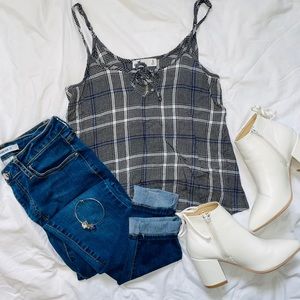 𝙷𝚘𝚕𝚕𝚒𝚜𝚝𝚎𝚛 𝚖𝚞𝚕𝚝𝚒-𝚜𝚝𝚛𝚒𝚙𝚎𝚍 𝚃𝚃